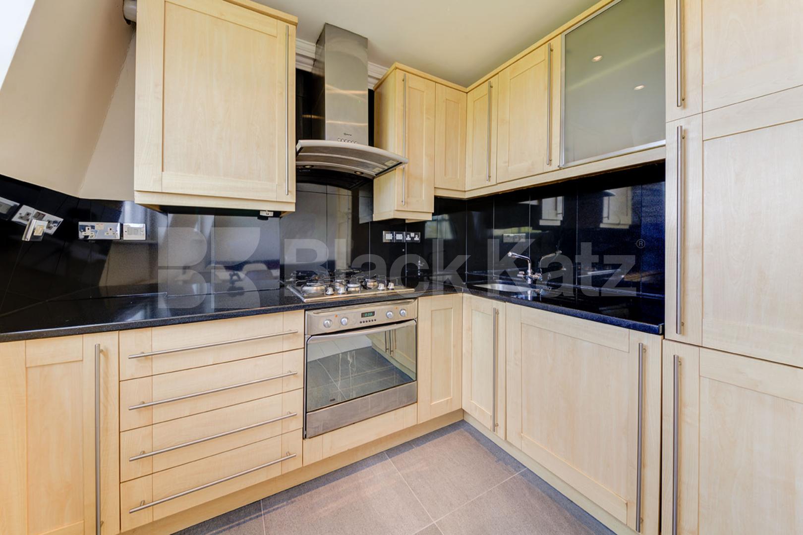 Top Floor 1 bedroom property only a short walk to Upper Holloway Station Tollington Way  , Holloway